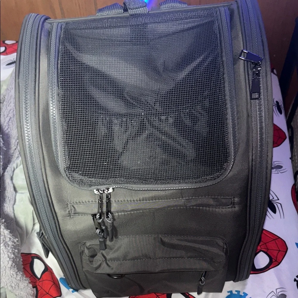 Pet carrier
